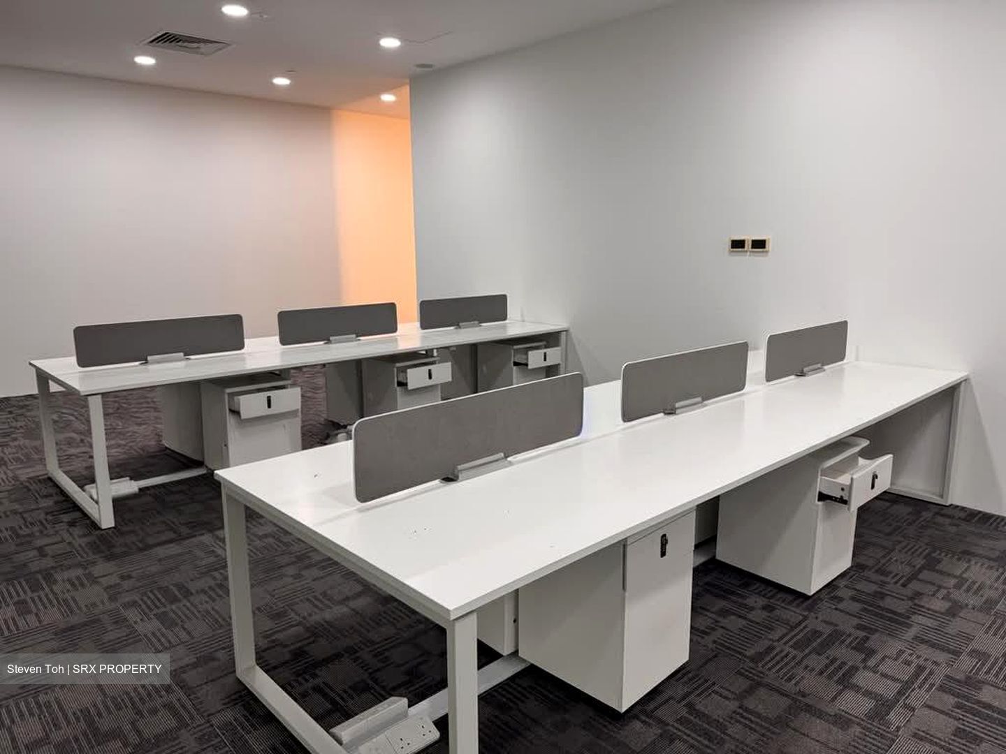 Woods Square (D25), Office #584858011
